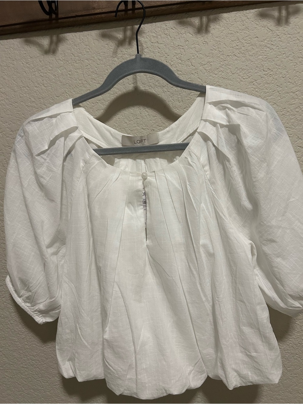 LOFT White Puff Sleeve Peasant Top
NEW